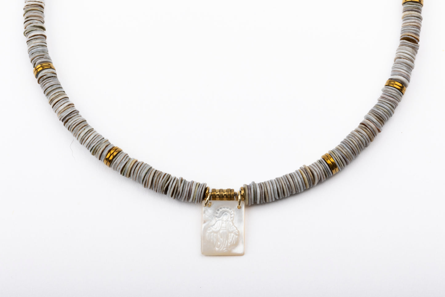 Fe Ania Perla Escapular