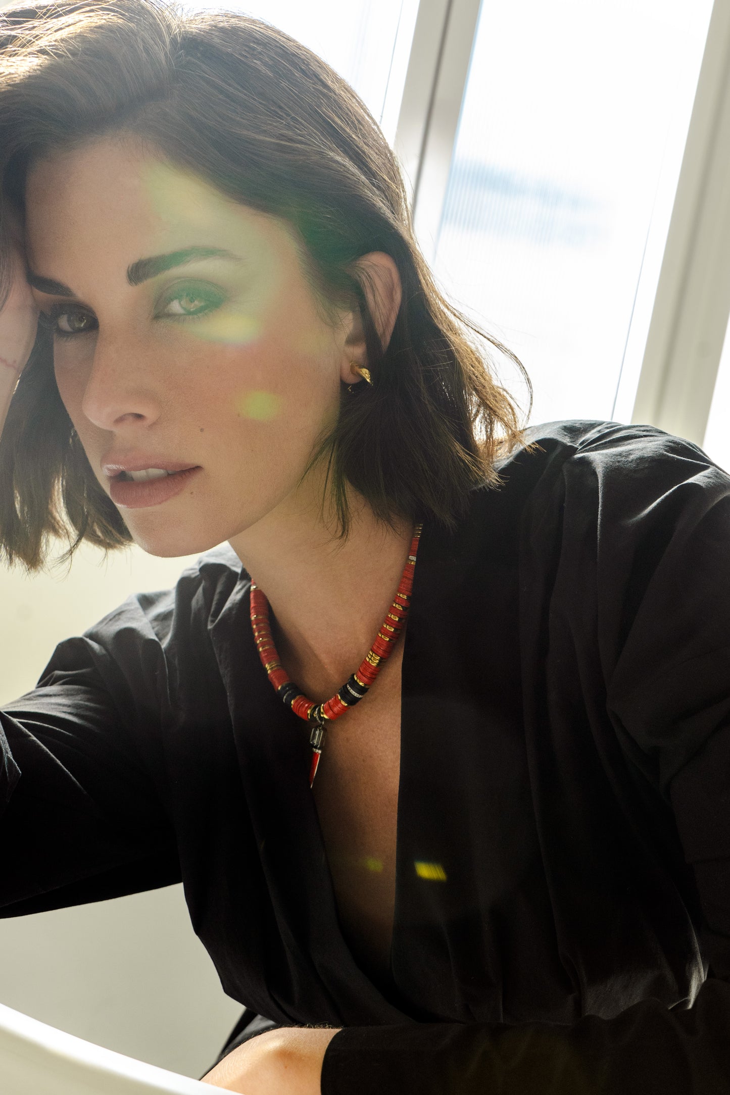 Puka Madre Topaz Red Horn