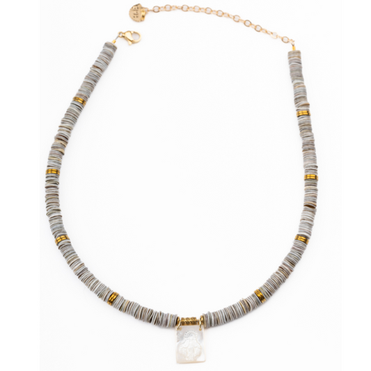 Fe Ania Perla Escapular