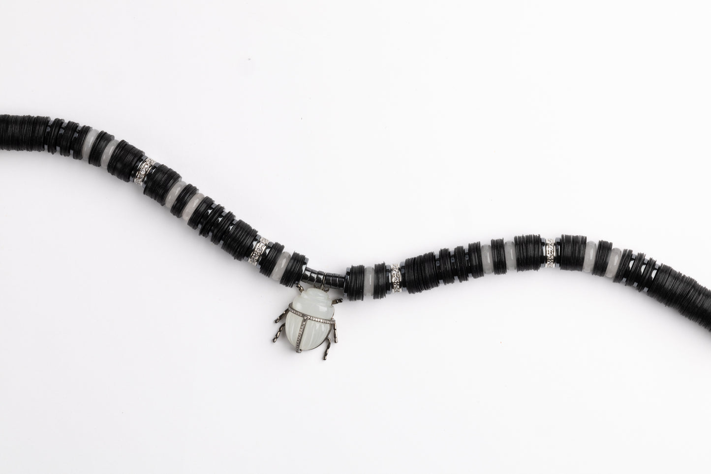 Puka Madre Scarab Nero