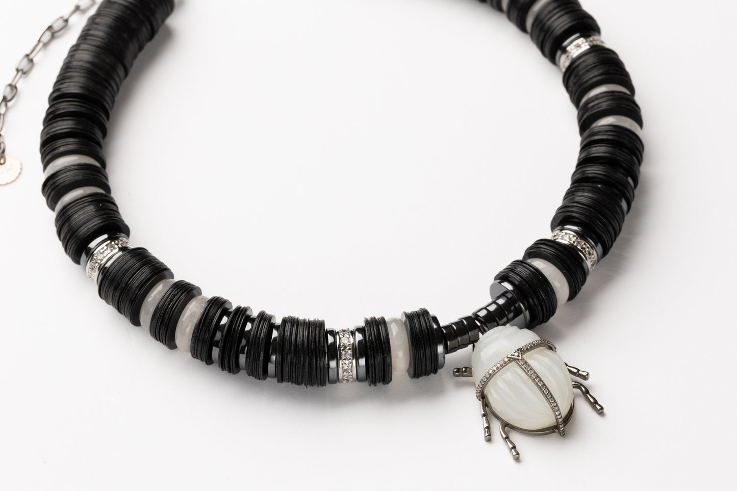 Puka Madre Scarab Nero