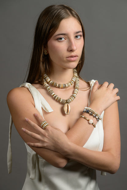 Jaipur Ecru Grandi Cowrie