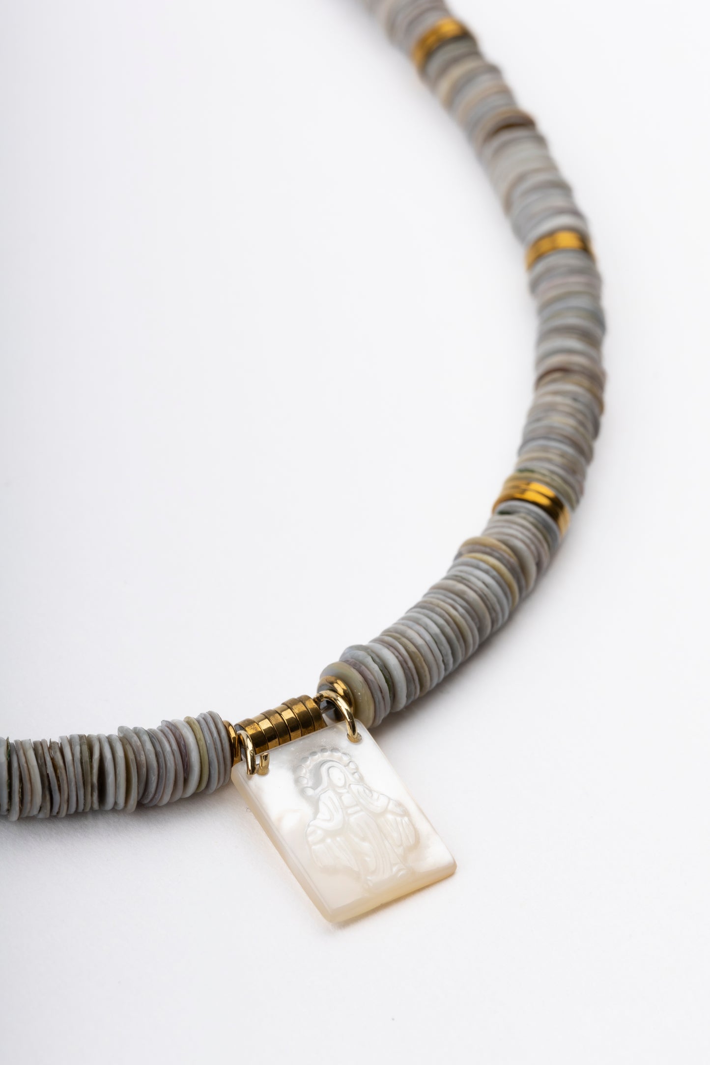 Fe Ania Perla Escapular